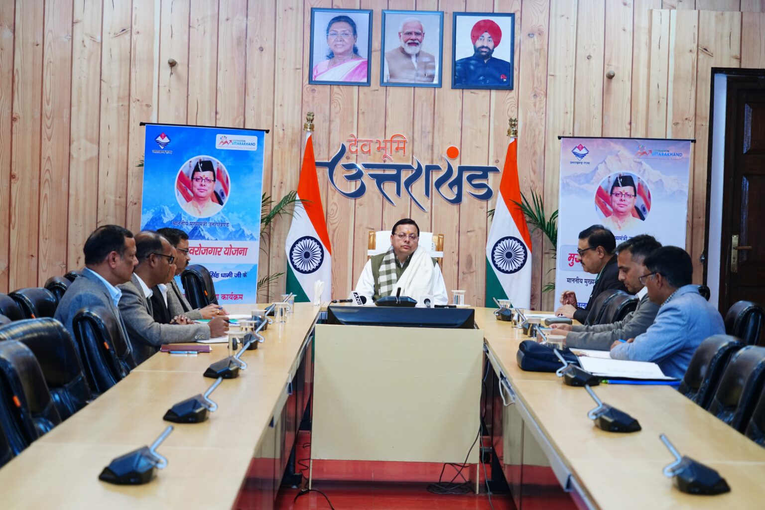 मुख्यमंत्री धामी के विज़न से बदली उत्तराखंड चिकित्सा शिक्षा की तस्वीर, उपलब्धियों का वर्ष रहा वर्ष 2025