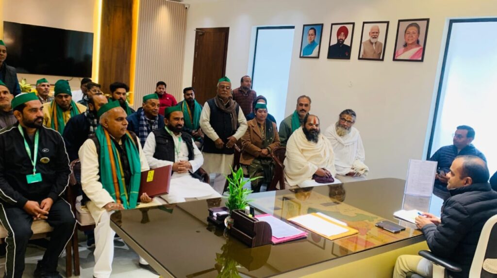 सफाई व्यवस्था व अवैध खनन को लेकर किसान यूनियन प्रतिनिधिमंडल ने जिलाधिकारी से की मुलाकात