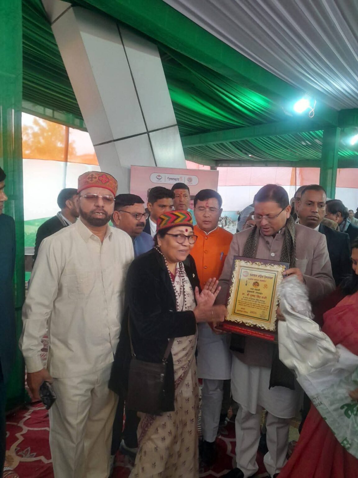 मुख्यमंत्री ने किया यूसीसी में योगदान देने वाले अधिकारियों और रजिस्ट्रेशन में सराहनीय कार्य करने वालों का सम्मान