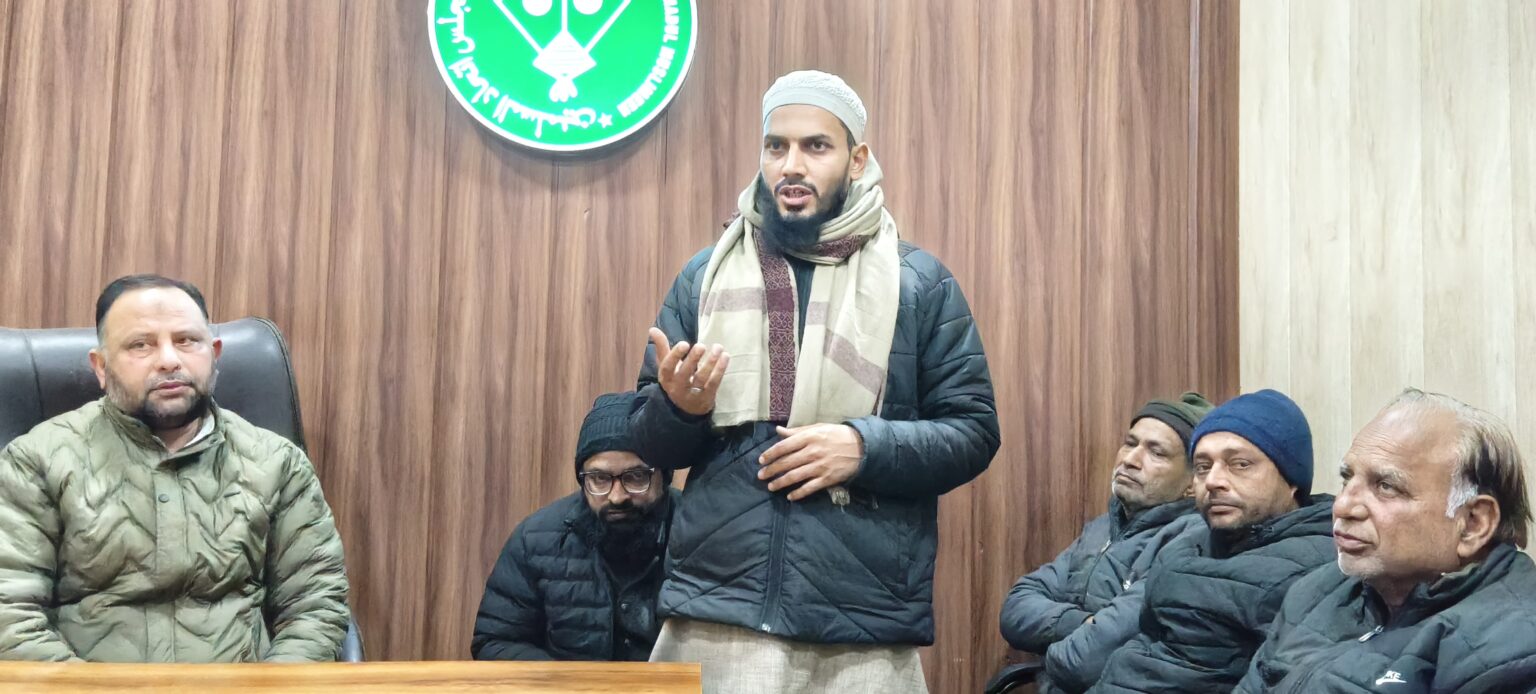 महाराष्ट्र निकाय चुनाव में मजलिस की शानदार जीत पर कार्यकर्ताओं ने मनाया जश्न,सर्व समाज के हितों की रक्षा,राष्ट्रीय सोच तथा भारतीय संविधान के अनुरूप दबे कुचलों की आवाज बने ओवैसी