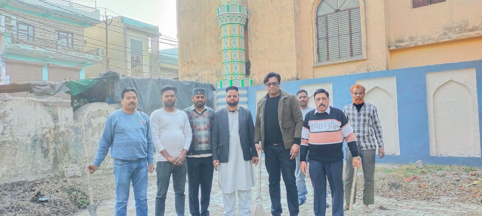 ईदगाह परिसर में चलाया गया विशेष स्वच्छता अभियान, दिया गया भाईचारे और स्वच्छता का संदेश