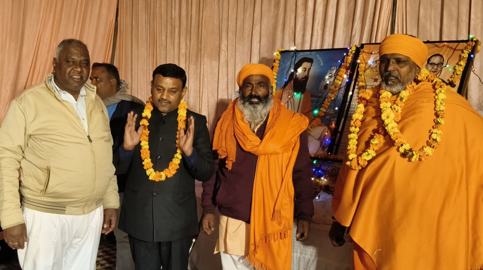 संत शिरोमणि गुरु रविदास जयंती के उपलक्ष में हुआ सत्संग,पूर्व मेयर गौरव गोयल ने पूजा-अर्चना कर लिया आशीर्वाद