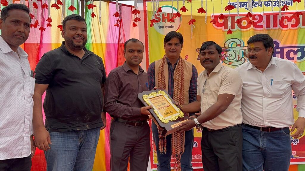 पाठशाला ने मनाया होली मिलन समारोह, डीएम मयूर दीक्षित समेत कई अधिकारियों को किया सम्मानित -विभिन्न क्षेत्रों में उत्कृष्ट कार्य करने वालों को भी मिला सम्मान