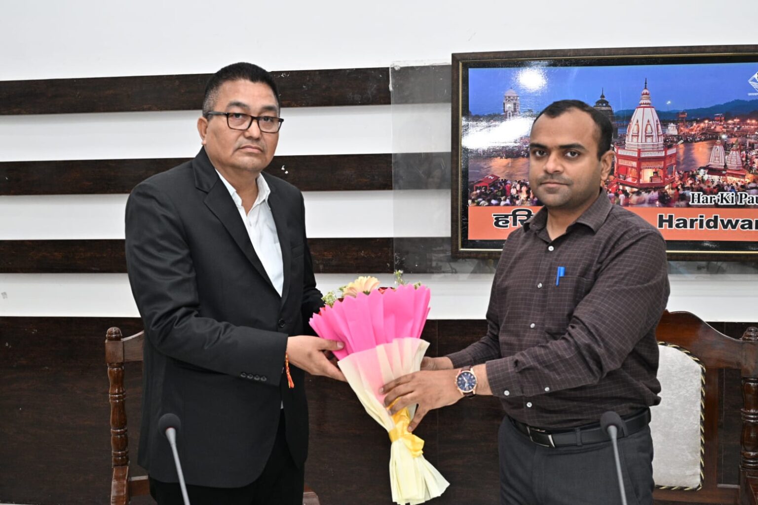 32 वर्ष की सेवा पूर्ण करने पर सेवानिवृत हुए अपर जिलाधिकारी दीपेंद्र सिंह नेगी