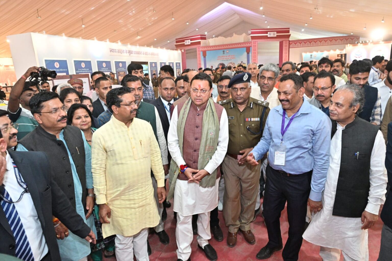 मुख्यमंत्री ने शुक्रवार को फिर हरिद्वार का भ्रमण कर इस विराट आयोजन की तैयारियों का जायजा लिया