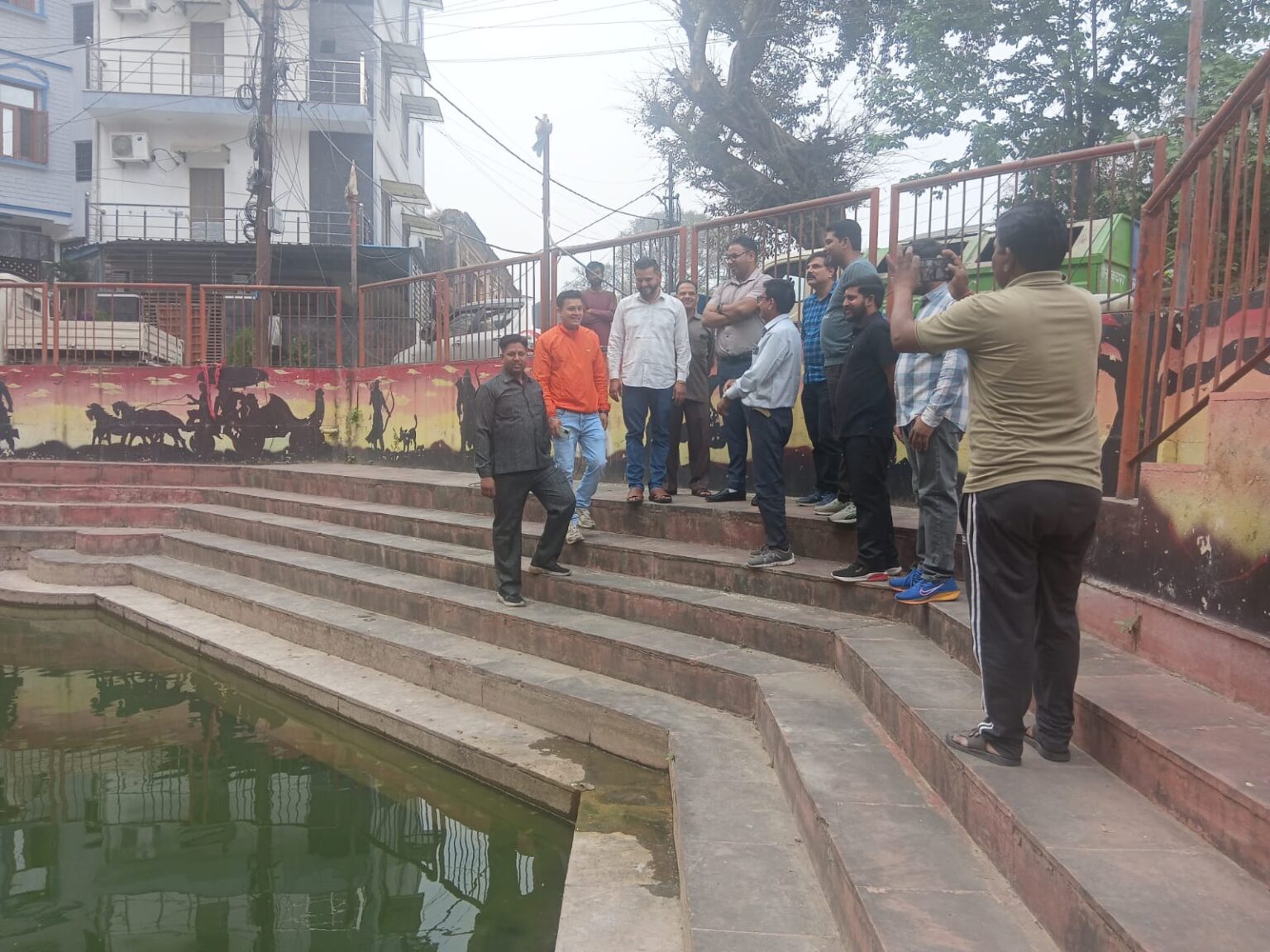 पौराणिक भीमगोडा कुंड के सौंदर्यीकरण को लेकर अपर मेलाधिकारी ने तकनीकी टीम के साथ किया स्थलीय निरीक्षण