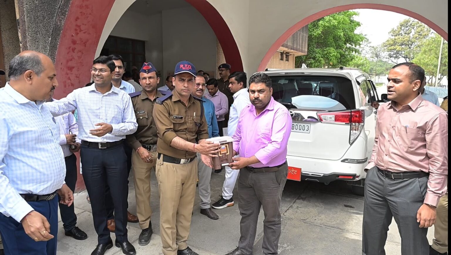 जनपद हरिद्वार को साफ स्वच्छ एवं सुंदर बनाने की दिशा में परिवहन विभाग की पहल,सभी सरकारी वाहनों में लगाए जा रहे है डस्टबिन