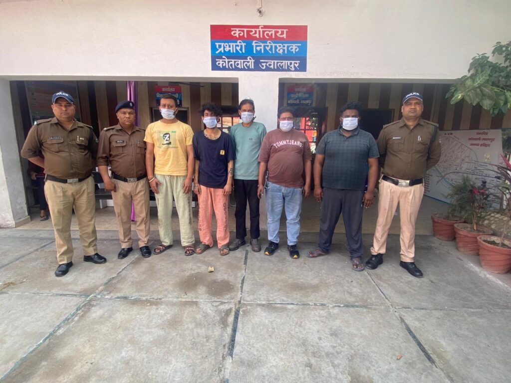 कुंदन सिंह राणा के नेतृत्व में ज्वालापुर पुलिस की कार्रवाई, शराब पीने को लेकर हुए विवाद में 5 लोग गिरफ्तार