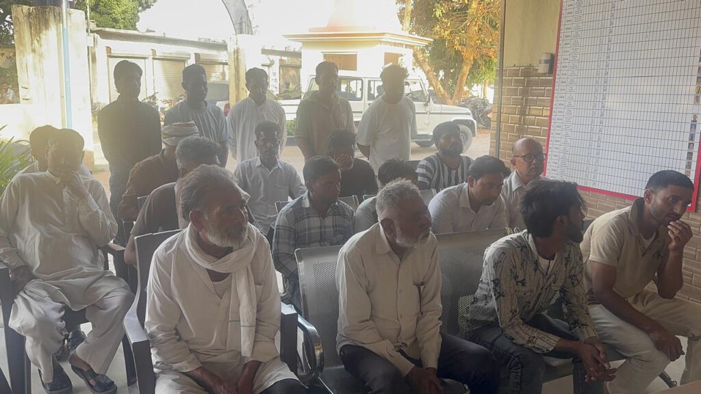 हरिद्वार पुलिस की नशे के खिलाफ बड़ी कार्रवाई, NDPS एक्ट में जेल जा चुके लोगों की कराई परेड
