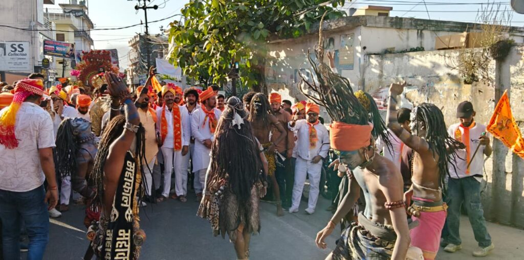 भगवान परशुराम की जयंती पर नगर में निकाली गई विशाल भव्य शोभायात्रा,शोभायात्रा में शामिल झांकियां रही मुख्य आकर्षण का केंद्र
