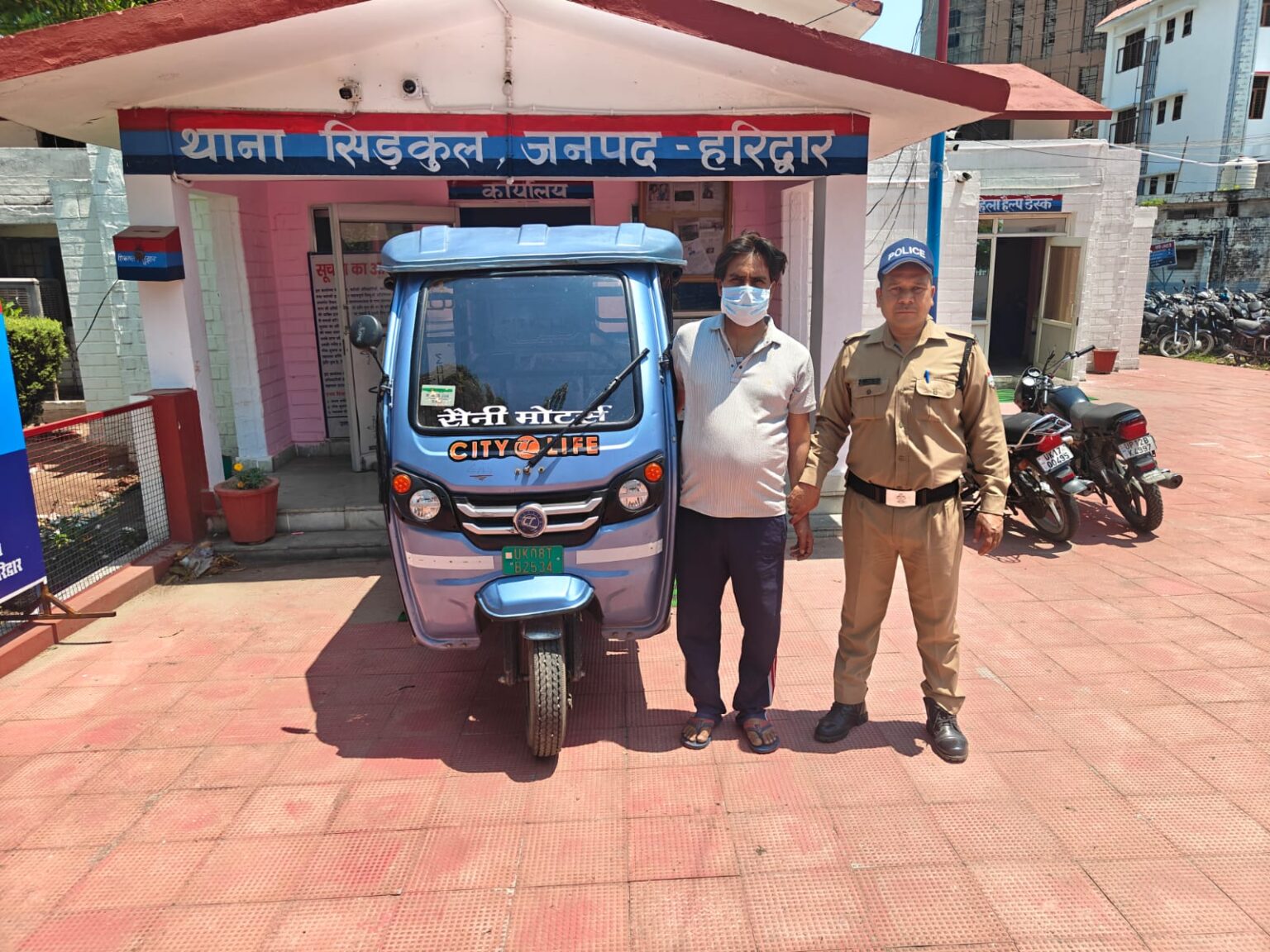 संदिग्ध व्यक्तियों पर हरिद्वार पुलिस की पैनी नजर, चोरी के ई-रिक्शा समेत आरोपी गिरफ्तार।