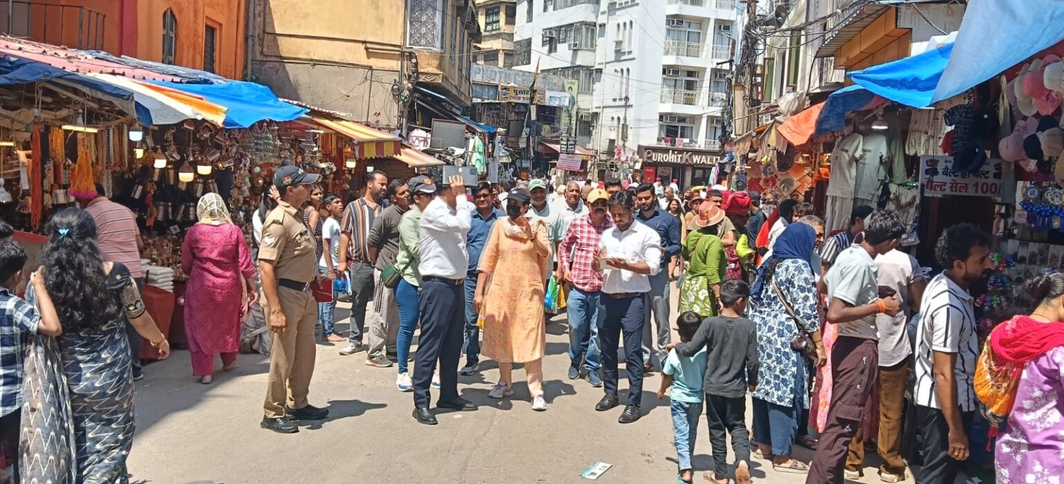 कुंभ 2027 की तैयारियां: कुंभ नगरी को सजाने-संवारने की कवायद तेज,मेलाधिकारी श्रीमती सोनिका ने अनेक क्षेत्रों का पैदल भ्रमण कर तैयारियों को परखा