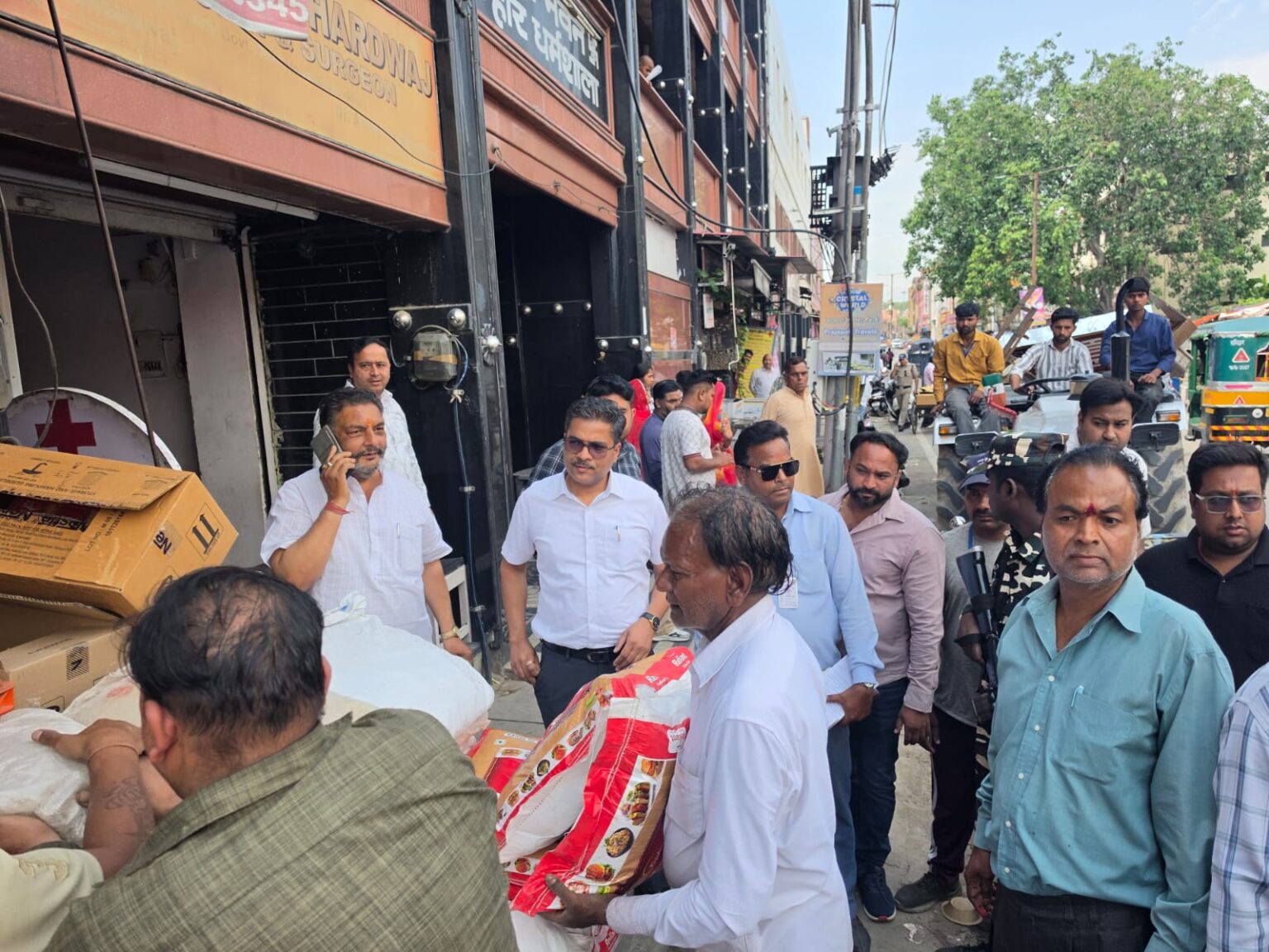 हरिद्वार में अतिक्रमण अभियान के दौरान 150 से अधिक अतिक्रमण को हटाया गया तथा 5 घरेलू सिलेंडरों का व्यवसायिक उपयोग करने और जब्त किए गए