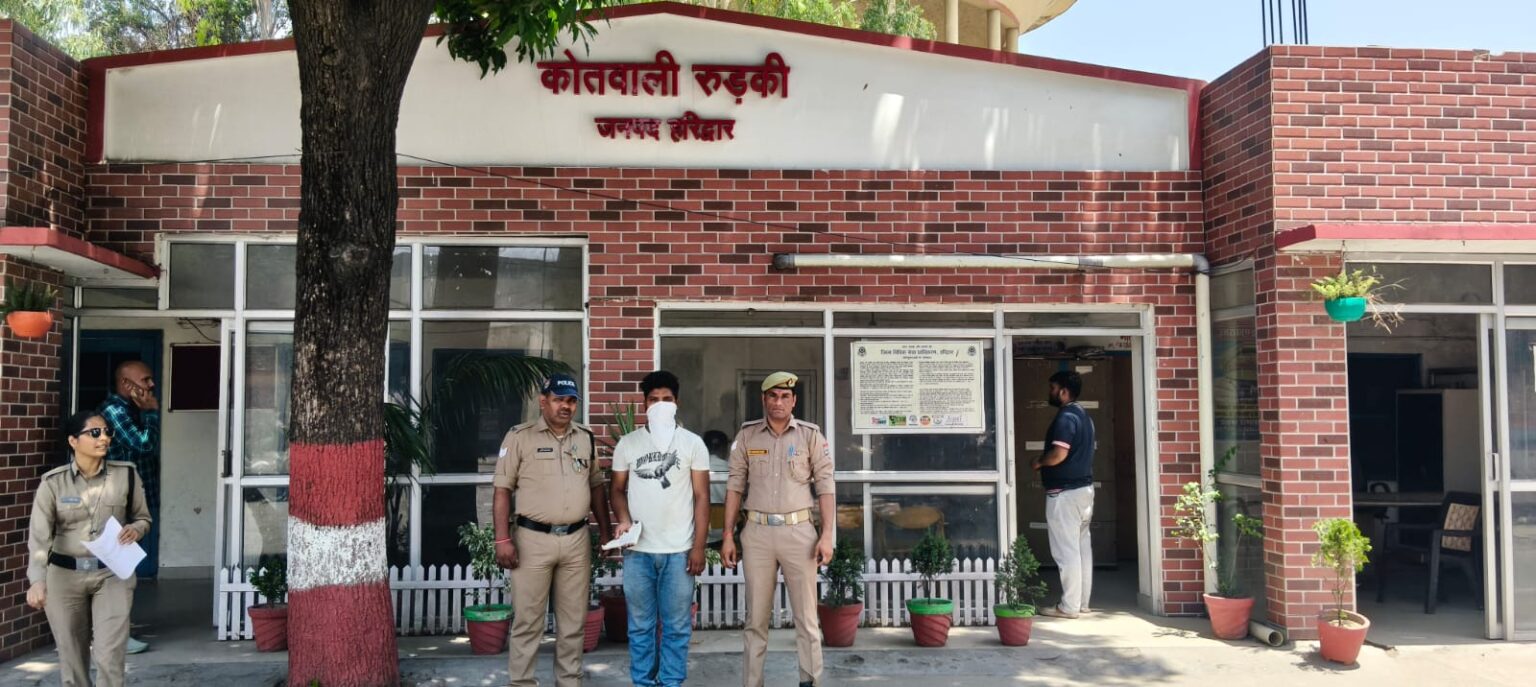 बर्थडे पार्टी में तमंचा लहराने वाले युवक को पुलिस ने किया गिरफ्तार।