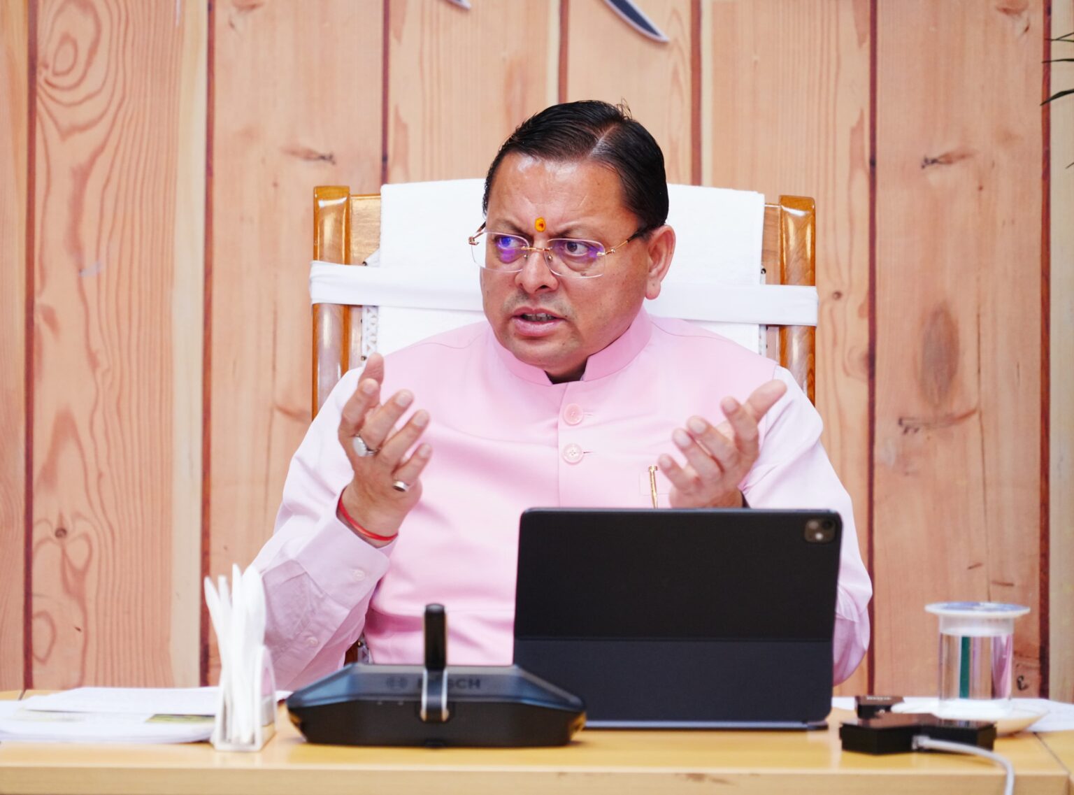 मुख्यमंत्री ने समस्त जिलाधिकारियों के साथ की वर्चुअल बैठक,उम्मीद पोर्टल पर दर्ज वक्फ संपत्तियों के ब्योरे की भी नियमित जांच हो