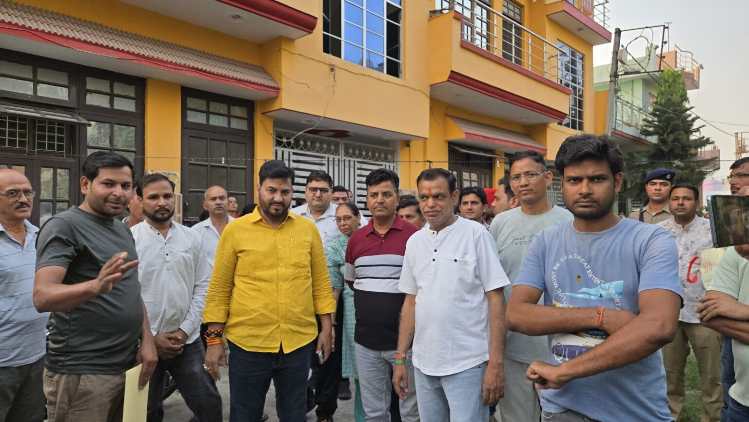 सिद्धार्थ एनक्लेव में बहुप्रतीक्षित नाले निर्माण कार्य का शुभारंभ,नगर पालिका अध्यक्ष राजीव शर्मा ने किया उद्घाटन, क्षेत्रवासियों को मिलेगी जलभराव से राहत।