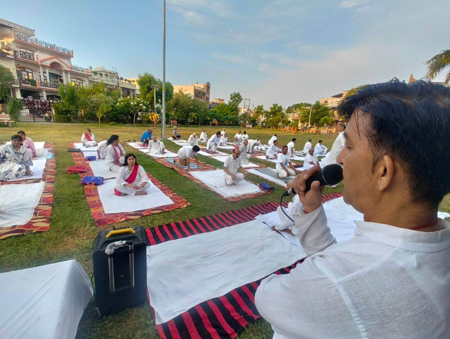 योग केन्द्र के स्थापना दिवस पर 3 दिवसीय “मोटापा रोग निवारण शिविर” का दूसरा दिन ।