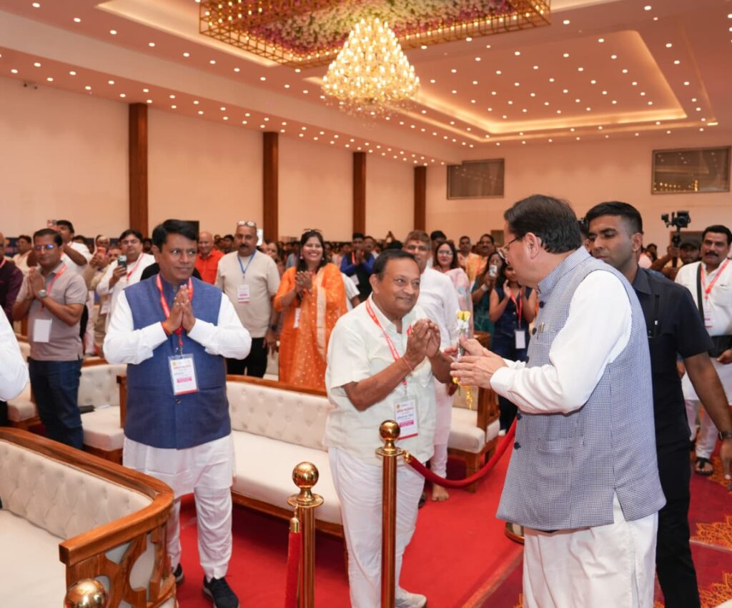 उत्तराखंड की साहित्यिक परंपरा आज भी नई पीढ़ी को अपनी जड़ों से जोड़ते हुए राष्ट्र निर्माण की प्रेरणा दे रही है।