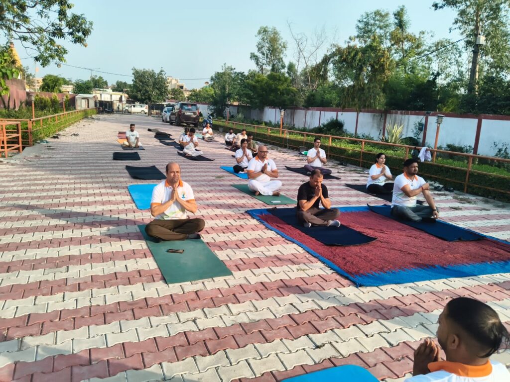 योग और प्रकृति संरक्षण का अद्भुत संगम: बड़े हनुमान मंदिर में संपन्न हुआ ‘हरित योग कार्यक्रम
