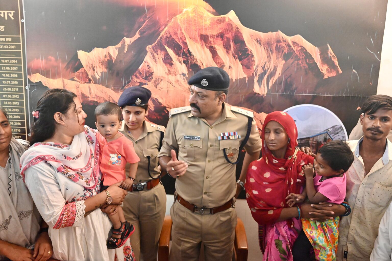 72 घंटे में बच्चा चोरी गिरोह का पर्दाफाश, दो महिलाओं समेत छह गिरफ्तार,हरिद्वार पुलिस ने तीन वर्षीय मासूम को सकुशल बरामद किया, दिल्ली से चोरी हुआ एक अन्य बच्चा भी मिला