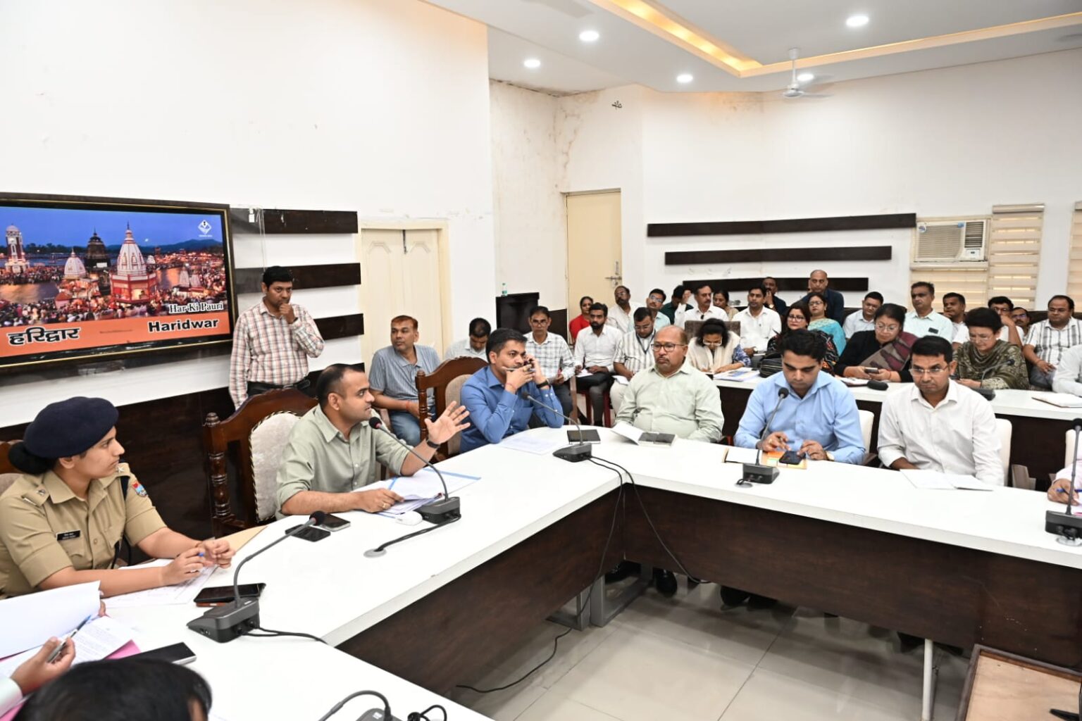 14 जून को UKSSSC स्नातक स्तरीय परीक्षा-जनपद के 53 केंद्रों पर होगी आयोजित,जिलाधिकारी ने नोडल/जोनल/सेक्टर मजिस्ट्रेट किए तैनात, कड़ी सुरक्षा व पारदर्शिता के निर्देश