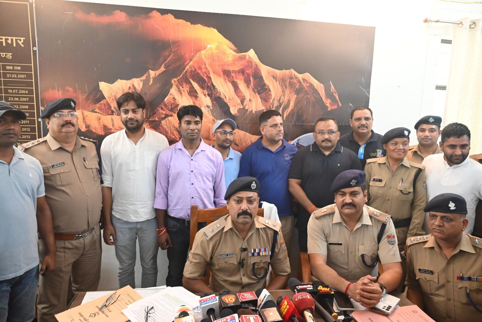 कप्तान नवनीत सिंह के अगुवाई में एक के बाद एक चुनौतियों से पार पाती हरिद्वार पुलिस,कनखल और कलियर के बाद अब हरिद्वार से चोरी बच्ची को किया सकुशल रिकवर