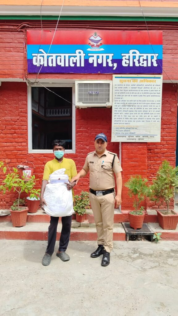 हरिद्वार पुलिस की बड़ी कार्रवाई: 7.966 किलो गांजे के साथ ड्रग्स तस्कर गिरफ्तार।