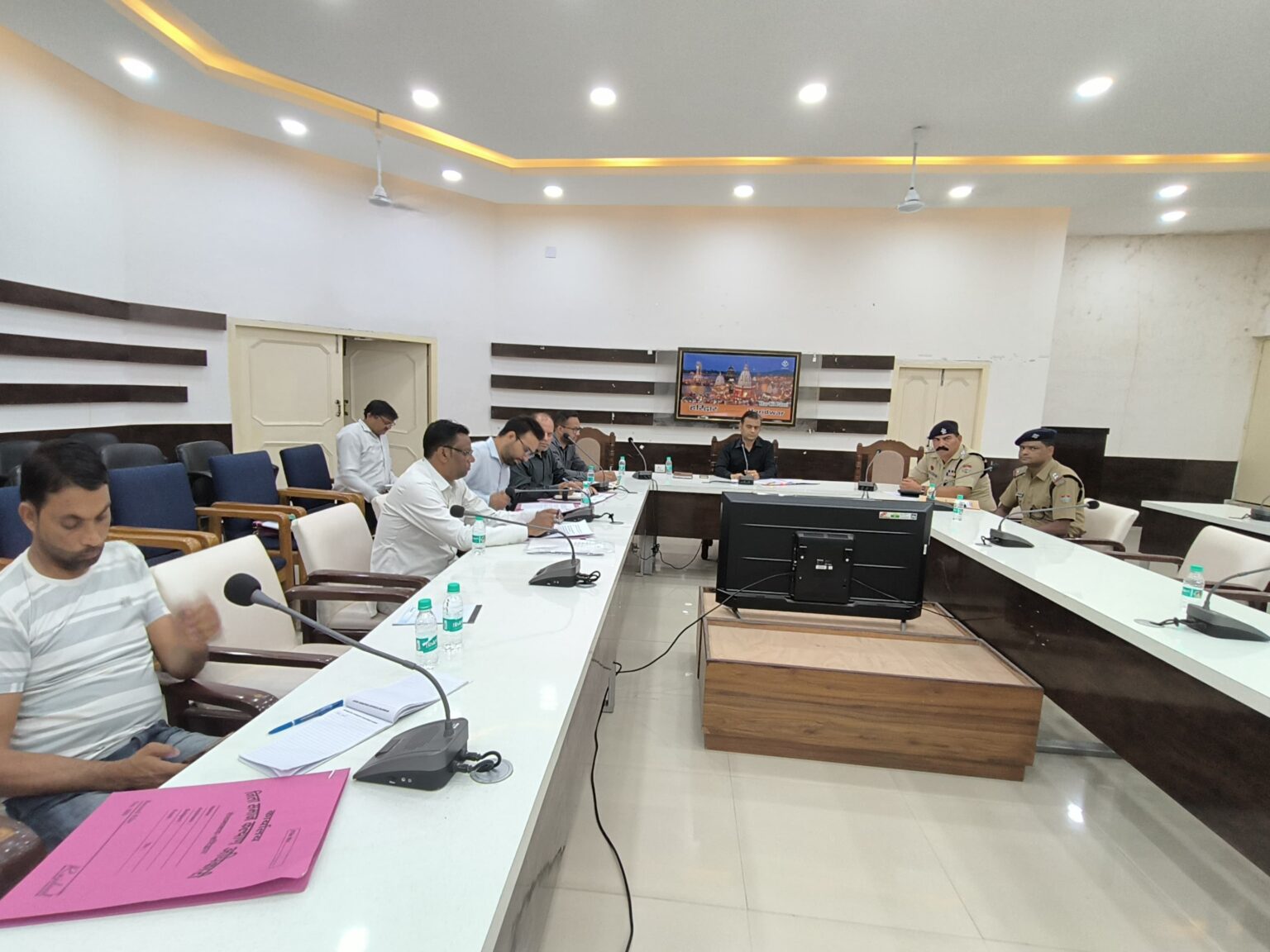 एससी-एसटी एक्ट के मामलों में पीड़ितों को शीघ्र मिले सहायता राशि, पुलिस समय पर उपलब्ध कराए जरूरी दस्तावेज: एडीएम।
