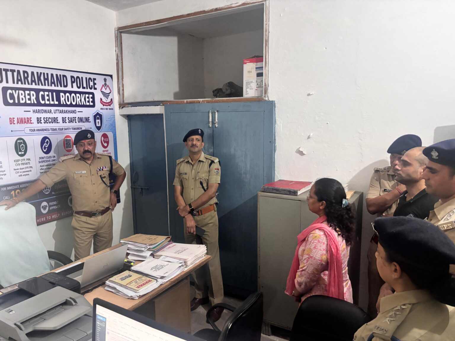 एसएसपी नवनीत सिंह ने लक्सर की तीन नई पुलिस चौकियों का किया लोकार्पण, रुड़की में महिला हेल्पलाइन व साइबर सेल को मिला स्वतंत्र कार्यालय।