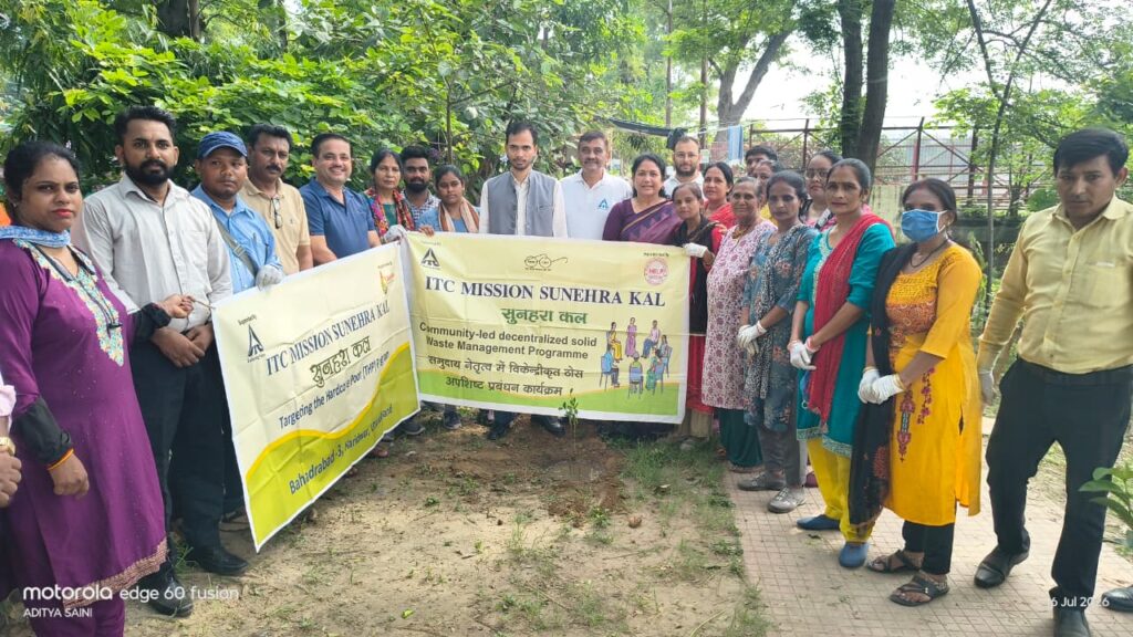 हरेला लोकपर्व पर कश्यप घाट में चला स्वच्छता, गाजर घास उन्मूलन एवं वृक्षारोपण अभियान,”एक वृक्ष माँ के नाम” अभियान के तहत फलदार पौधों का रोपण कर दिया पर्यावरण संरक्षण का संदेश।