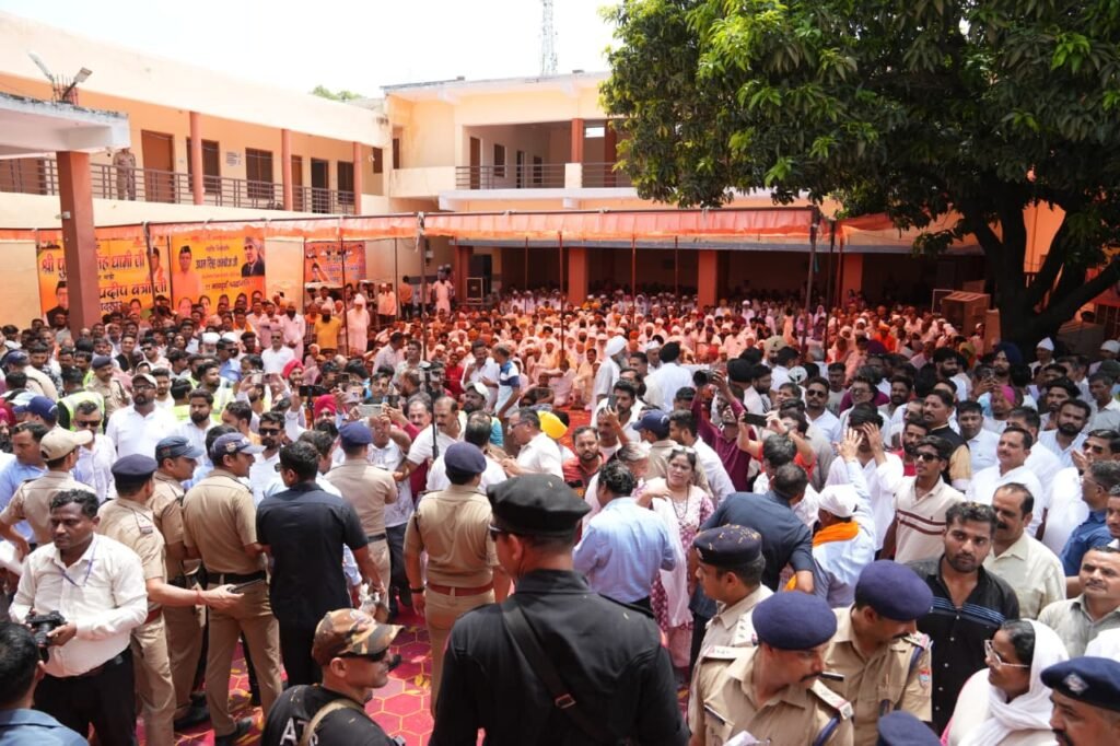 मुख्यमंत्री ने शहीद ऊधम सिंह को दी श्रद्धांजलि।