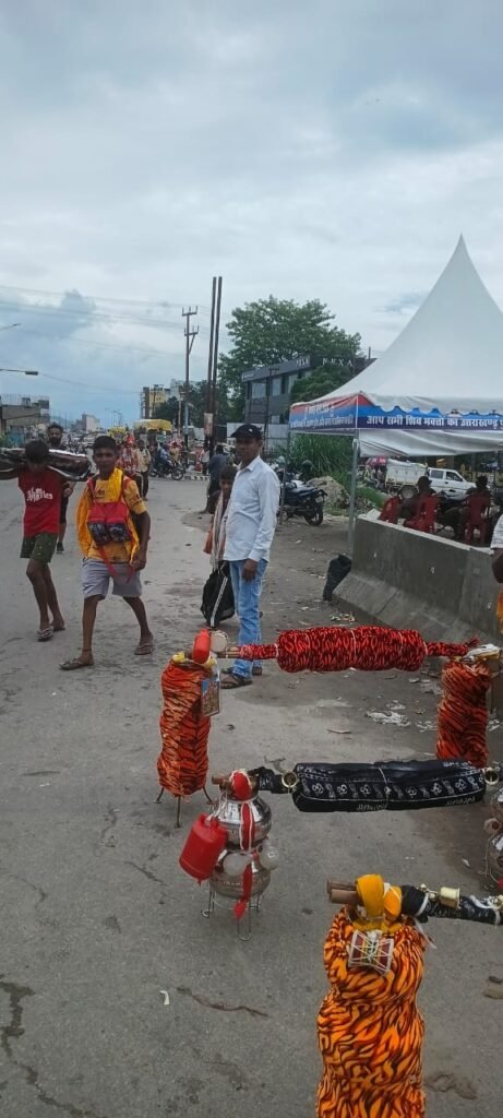 कांवड़ यात्रा में उमड़ा आस्था का सैलाब, व्यवस्थाओं से श्रद्धालु खुश, हरिद्वार में शिवभक्तों की बढ़ती भीड़, प्रशासन की व्यवस्थाओं की जमकर सराहना।