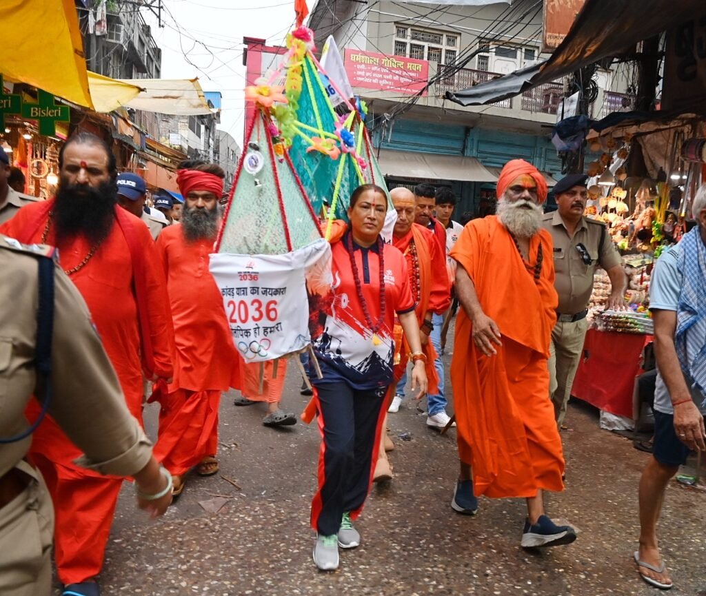 2036 में भारत को ओलंपिक की मेजबानी करने का मौका मिले इस कामना के साथ खेल मंत्री रेखा आर्य ने हरकी पैड़ी से उठाई कांवड़, 22 किलोमीटर दूरी तय करने के लिए ऋषिकेश हुई रवाना।