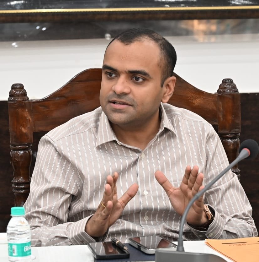 कांवड़ मेला समाप्ति के बाद जनपद में चलाया जा रहा है वृहद सफाई अभियान, सफाई अभियान की सफलता के लिए कांवड़ मेला क्षेत्र एवं गंगा घाटों हेतु 24 क्षेत्रों के लिए जिलाधिकारी ने नामित किए जोनल एवं नोडल अधिकारी।