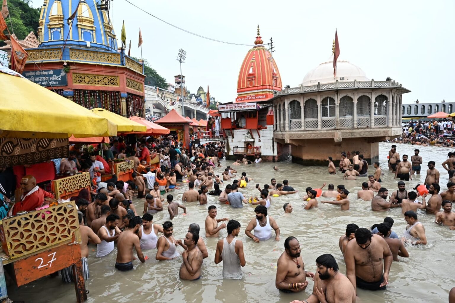 कांवड़ यात्रा निर्विघ्न सकुशल एवं सफलतापूर्वक हुई सम्पन्न, कांवड़ मेले के अंतिम दिन आज 36 लाख 42 हजार शिवभक्तों ने पवित्र गंगाजल लेकर अपने गंतव्य की ओर हुए रवाना, अब तक 4 करोड़ 80 लाख 40 हजार शिवभक्त पवित्र गंगाजल लेकर अपने-अपने गंतव्य की ओर हो चुके हैं रवाना।