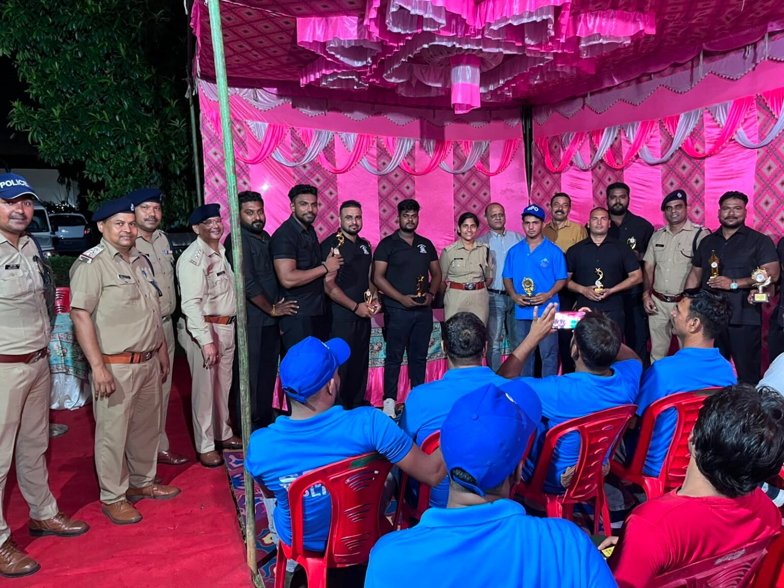 कांवड़ मेले में बहादराबाद क्षेत्र में ड्यूटीरत SPO’s का सम्मान समारोह, कोतवाली बहादराबाद में आयोजित हुआ सम्मान समारोह, SP यातायात/अपराध सुश्री निशा यादव ने किया सम्मानित।