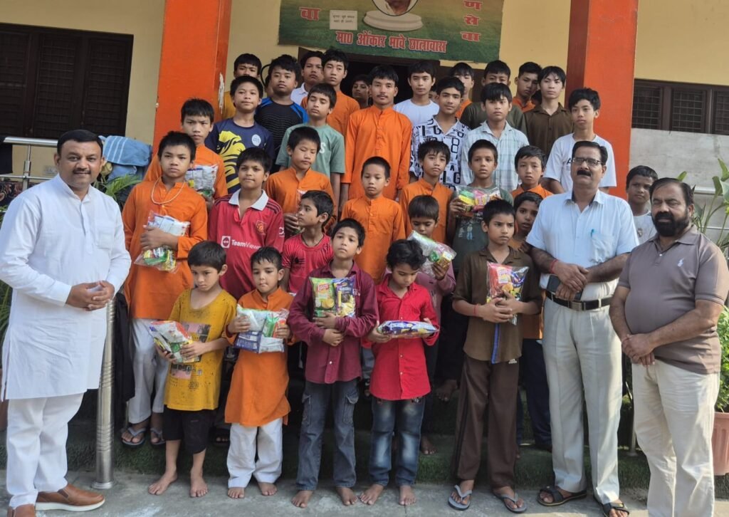 पूर्व मेयर गौरव गोयल ने अनाथालय में जाकर मनाया अपना 45-वां जन्मदिन,नन्हें-मुन्ने बच्चों ने स्वागत कर की दीर्घायु की कामना।