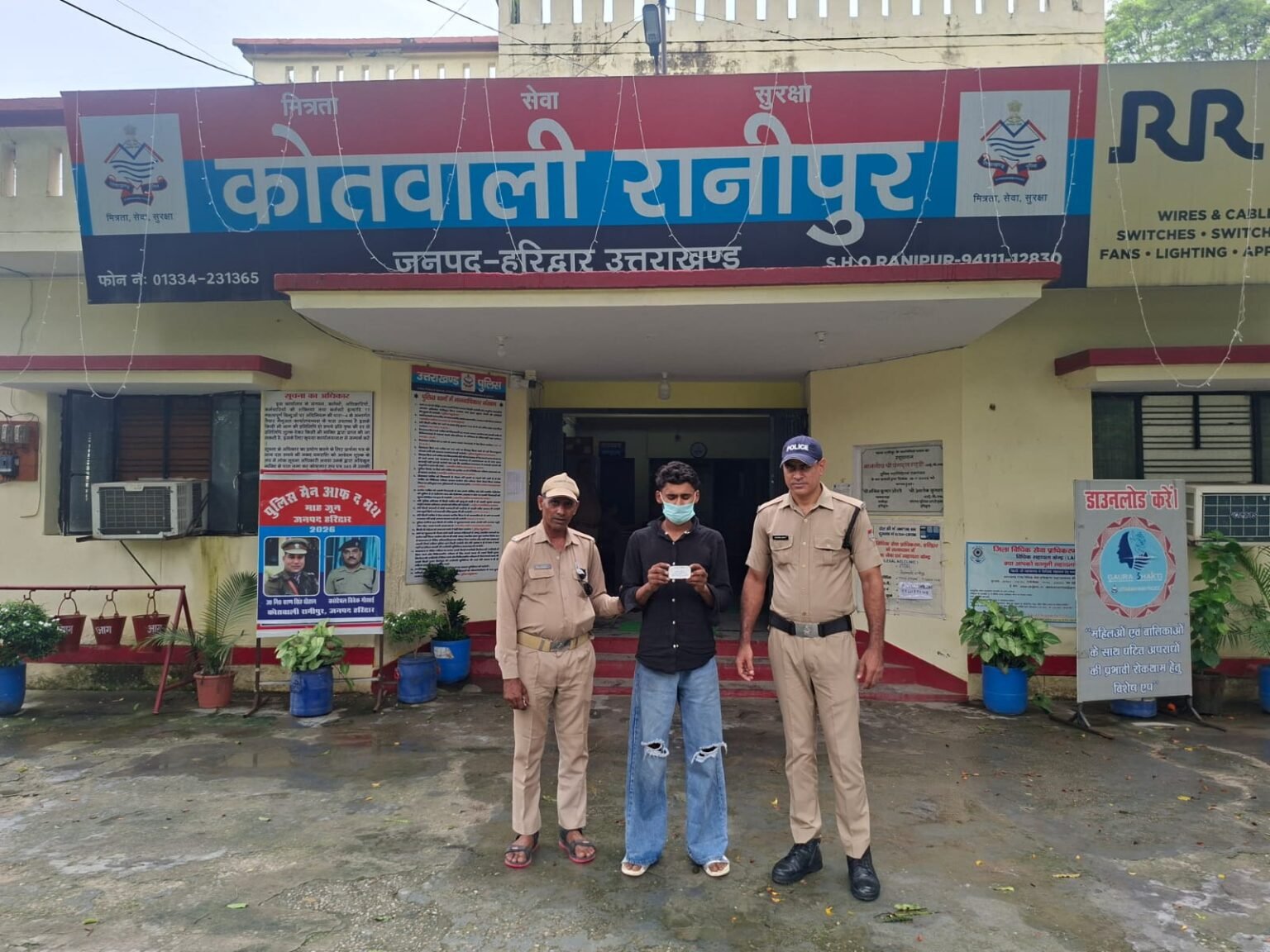 “नशा मुक्त देवभूमि – 2026 अभियान के तहत हरिद्वार पुलिस की बड़ी कार्यवाही, गश्त के दौरान 6.63 ग्राम अवैध स्मैक के साथ शातिर तस्कर दबोचा, आरोपित के विरुद्ध एनडीपीएस एक्ट के अन्तर्गत किया गया अभियोग पंजीकृत।