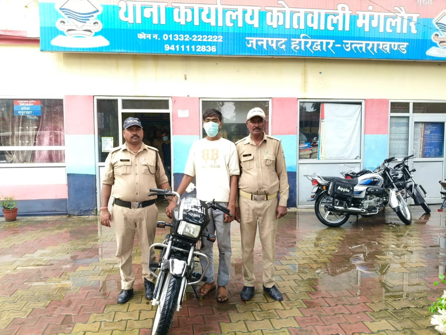 ऑपरेशन प्रहार के अन्तर्गत हरिद्वार पुलिस की लगातार कार्यवाई, हरिद्वार पुलिस की गिरफ्त में शातिर चोर, चोरी की मोटरसाइकिल बरामद।