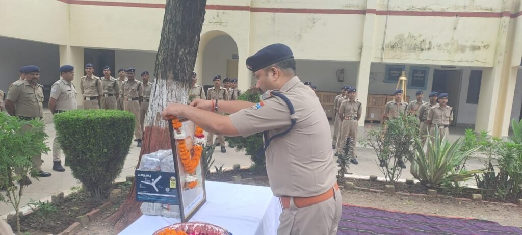 भारतरत्न पंडित गोविंद बल्लभ पंत जी के 139वें जन्मदिवस पर उन्हे किया गया याद, जनपद पुलिस मुख्यालय सहित सभी थाना/शाखाओं में कार्यक्रम आयोजित।