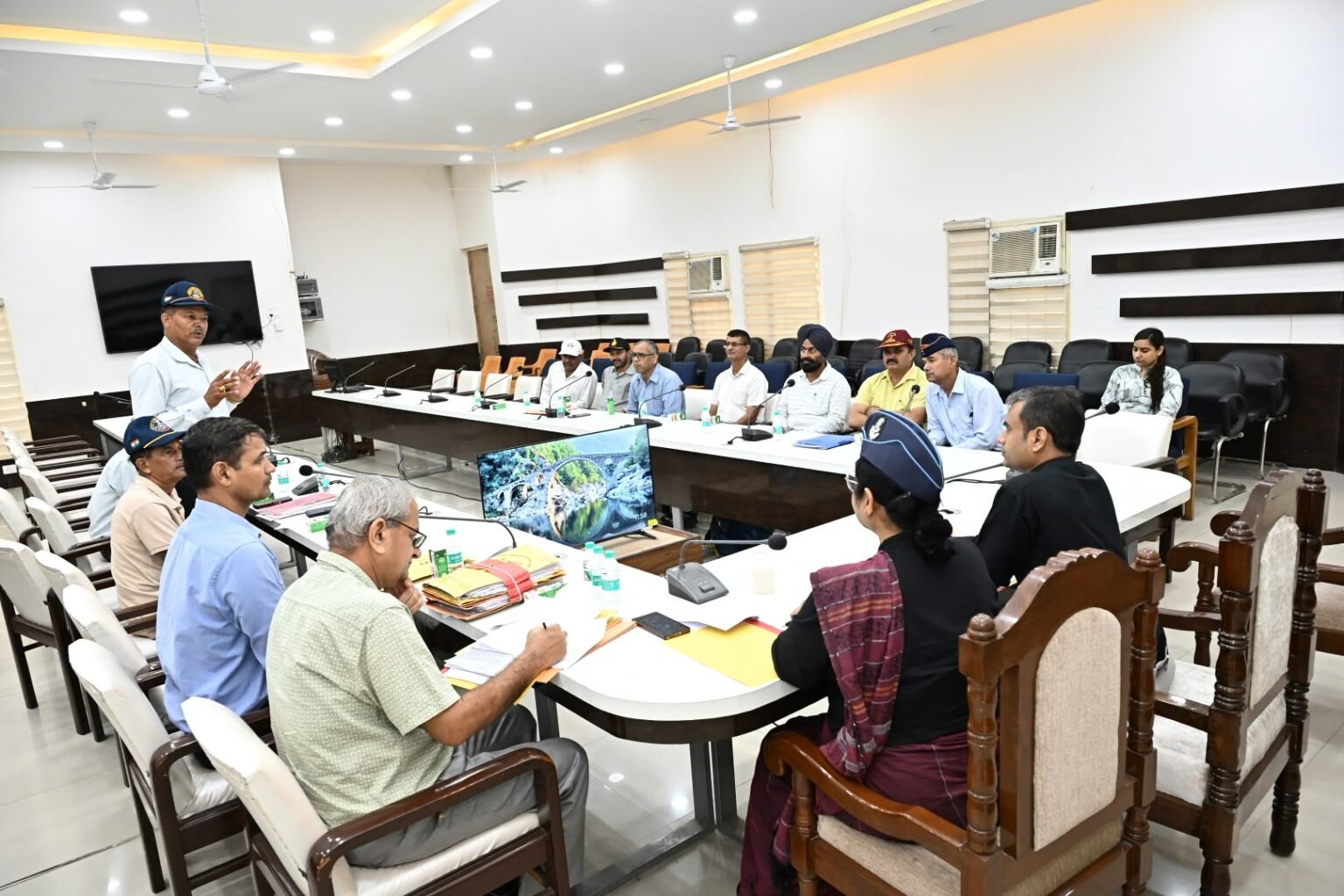 सैनिक परिषद की बैठक में अतिक्रमण, बिजली-पानी और शहीद स्मारक सहित कई मुद्दों पर मंथन।