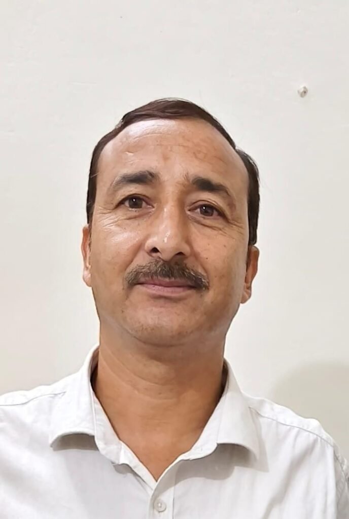 जिला सूचना अधिकारी गिरजा शंकर जोशी के निधन पर पत्रकारों ने जताया गहरा शोक व्यक्त किया है।