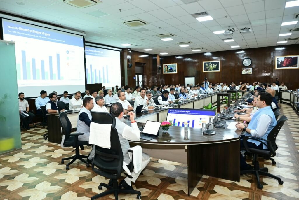 सीएम हेल्पलाइन पर प्राप्त जन शिकायतों का समयबद्ध एवं संतोषजनक निस्तारण सुनिश्चित किया जाए : मुख्यमंत्री।