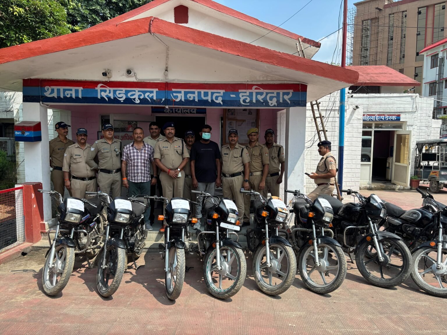 वाहन चोरी गिरोह का खुलासा, नौ दोपहिया बरामद, सिडकुल पुलिस ने शातिर वाहन चोर को दबोचा, बंद पड़ी फैक्ट्री बनी थी चोरी की गाड़ियों का ठिकाना।