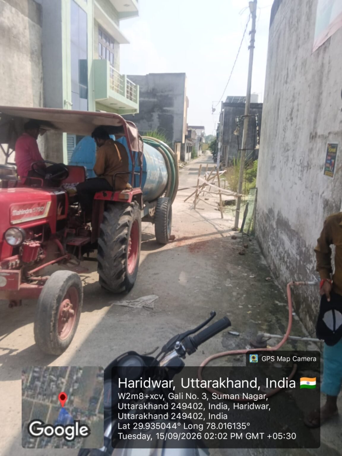 जिलाधिकारी मयूर दीक्षित के निर्देशन में सुमन नगर में जलभराव की निकासी का कार्य युद्धस्तर पर जारी, जिला प्रशासन लगातार कर रहा निगरानी।