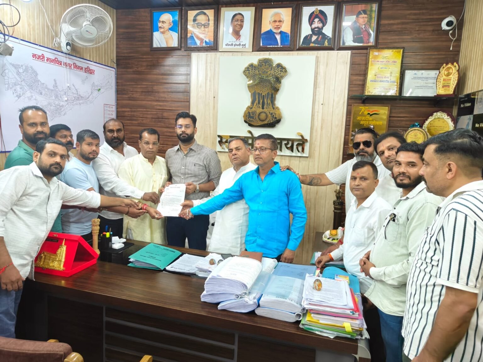 धर्मशालाओं पर यूजर चार्ज के विरोध में कांग्रेस कार्यकर्ताओं ने सौंपा नगर आयुक्त को ज्ञापन, कूड़ा संग्रह के लिए शुल्क लगाना सरासर गलत –मनोज सैनी।