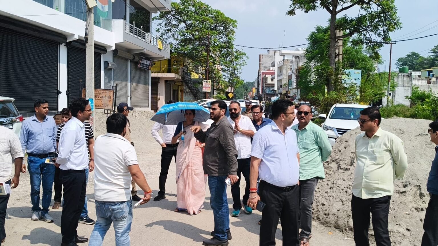शिवालिक नगर क्षेत्र में कुंभ की तैयारियों का मेलाधिकारी ने लिया जायजा, पुल-सड़क निर्माण सहित विभिन्न योजनाओं की प्रगति का स्थलीय निरीक्षण, स्थानीय जनप्रतिनिधियों और लोगों से संवाद कर लिए सुझाव।