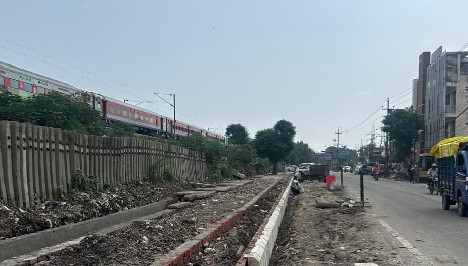 कुंभ नगरी में विकसित किए जा रहे पैडिस्ट्रियन फ्रेंडली फुटपाथ।