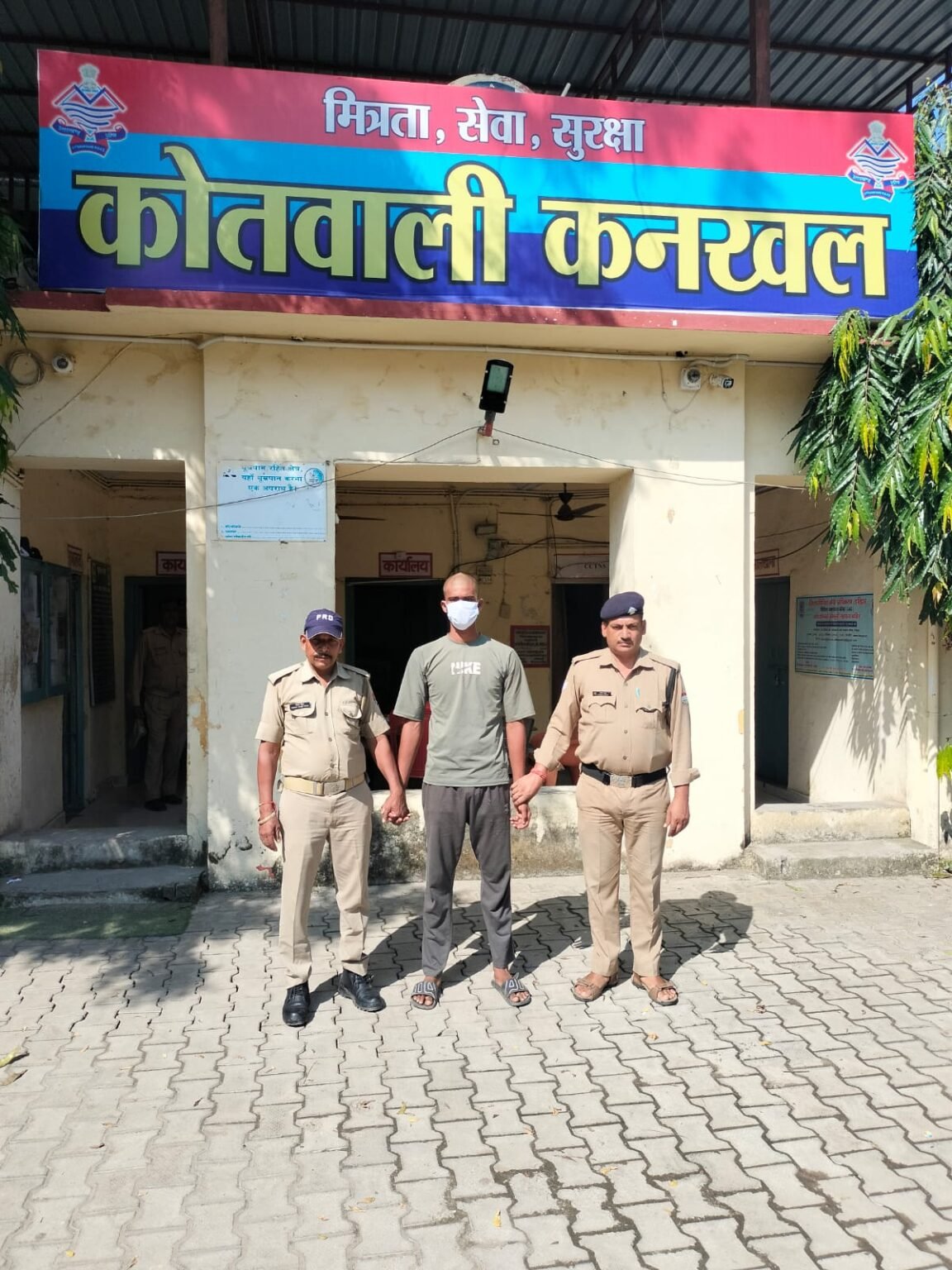 इंस्टाग्राम पर नाबालिग को प्रेम जाल में फंसाने का आरोप, दुष्कर्म व ब्लैकमेलिंग के मामले में युवक गिरफ्तार, 24 घंटे के भीतर हरिद्वार पुलिस ने बिजनौर से आरोपी को दबोचा, वारदात के बाद फरार होने का आरोप।
