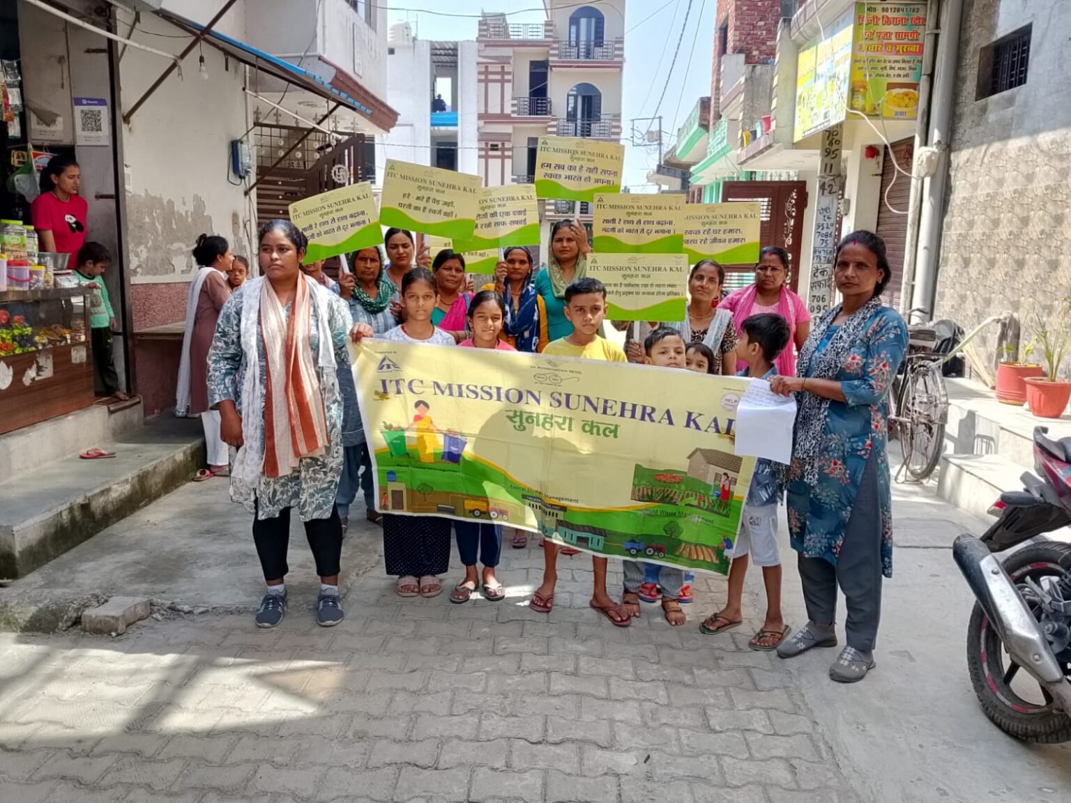 जिलाधिकारी मयूर दीक्षित के निर्देशन में “स्वच्छता ही सेवा” अभियान के तहत ग्राम पंचायत सलेमपुर में स्वच्छता रैली एवं जनजागरूकता कार्यक्रम आयोजित।
